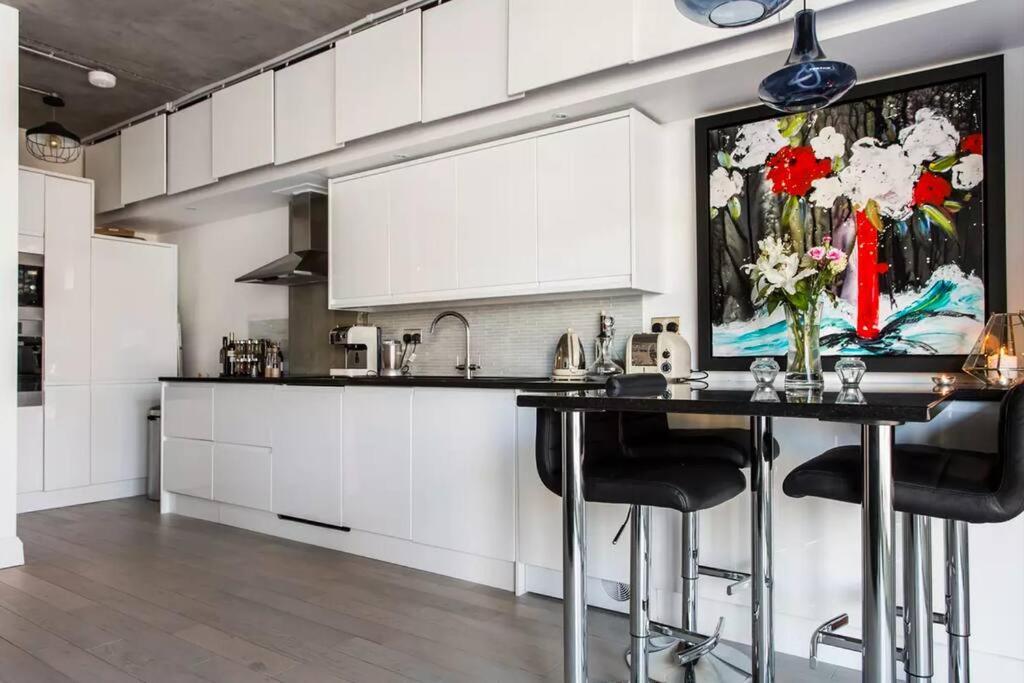 Canal-Side Apartment In Shoreditch London Ngoại thất bức ảnh