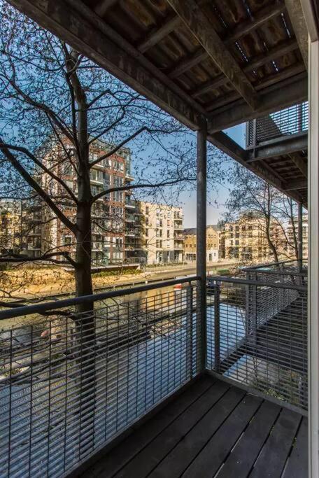 Canal-Side Apartment In Shoreditch London Ngoại thất bức ảnh